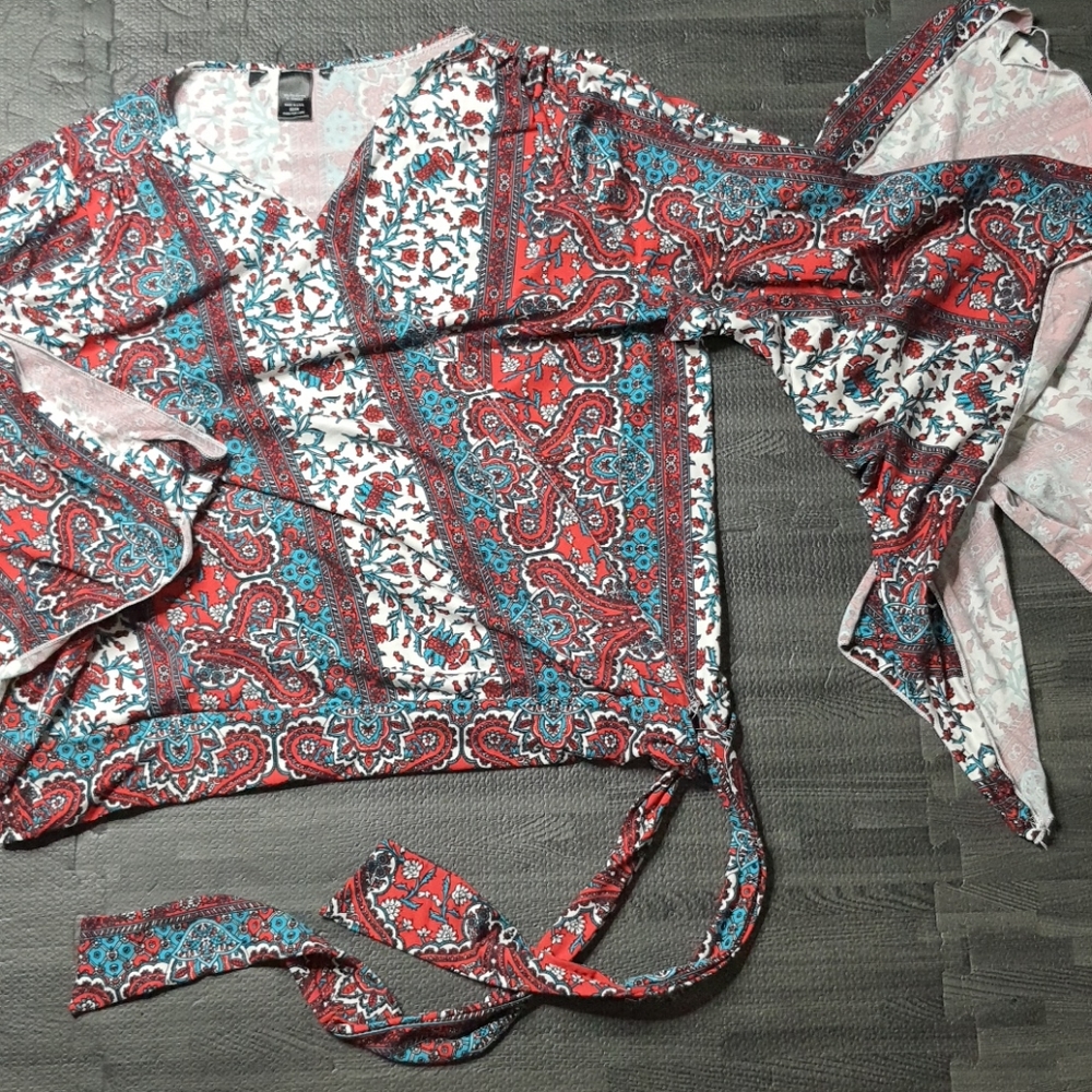 Plus Sized Floral Pattern Bell Sleeve Blouse